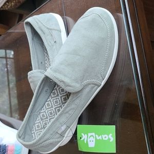 Sanuk canvas slip on shoes